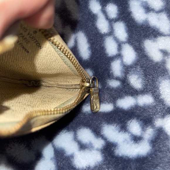 Louis Vuitton Key Pouch - Picture 3 of 4